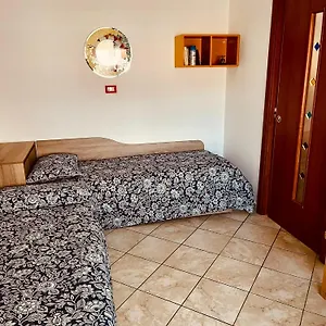 casa-di-mary.hotelitalianriviera.com/